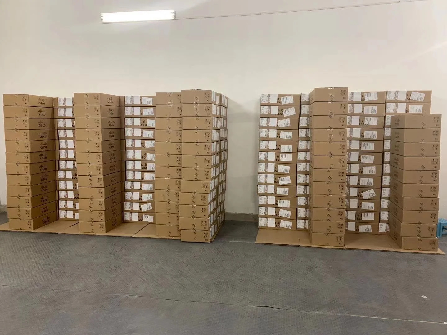 Original new sealed 9300 Series 24 Port Poe Switch C9300-24P-E