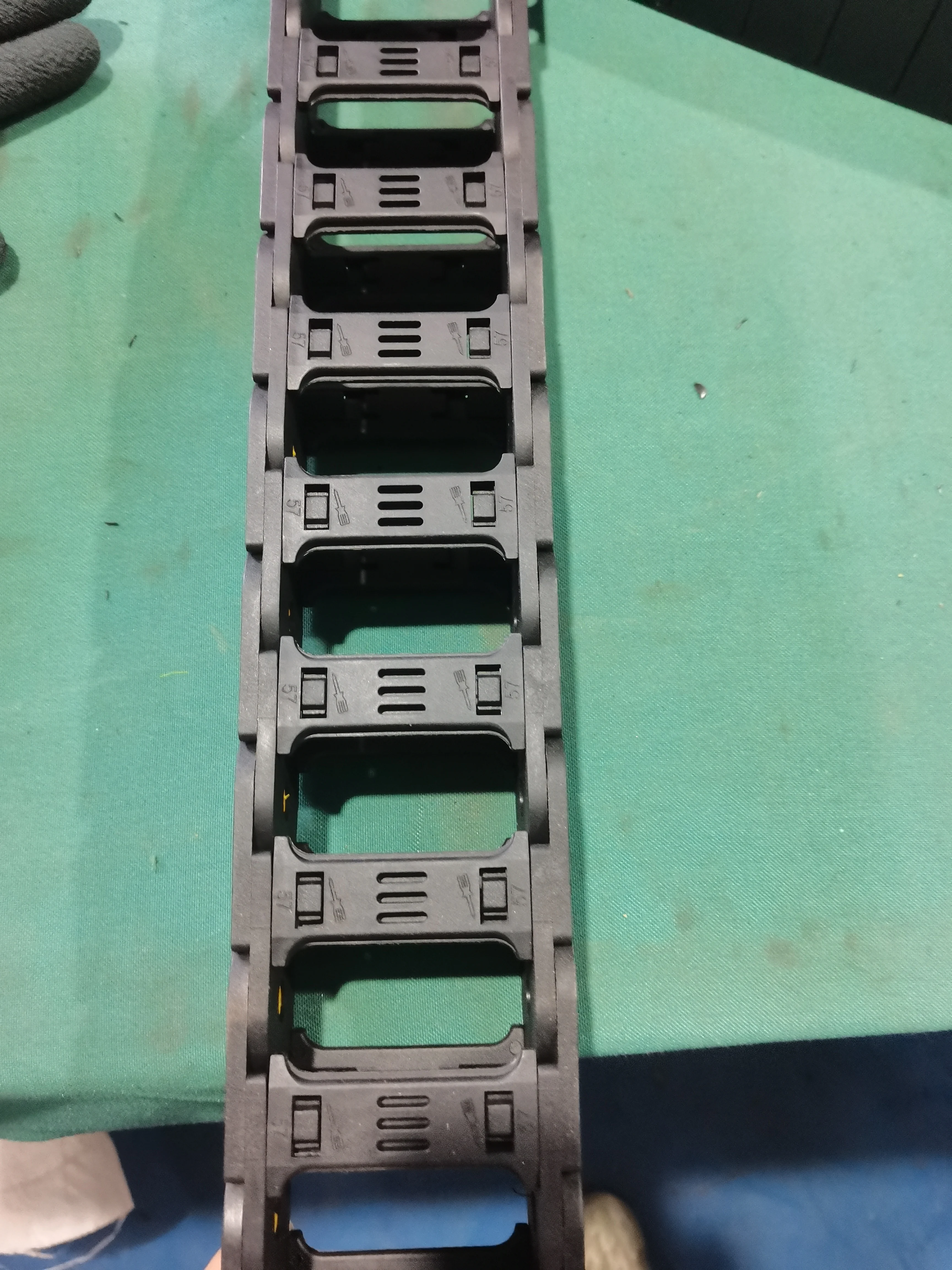 High speed Nylon Material Electrical Bridged Fully Closed Cable Carrier Drag Chain