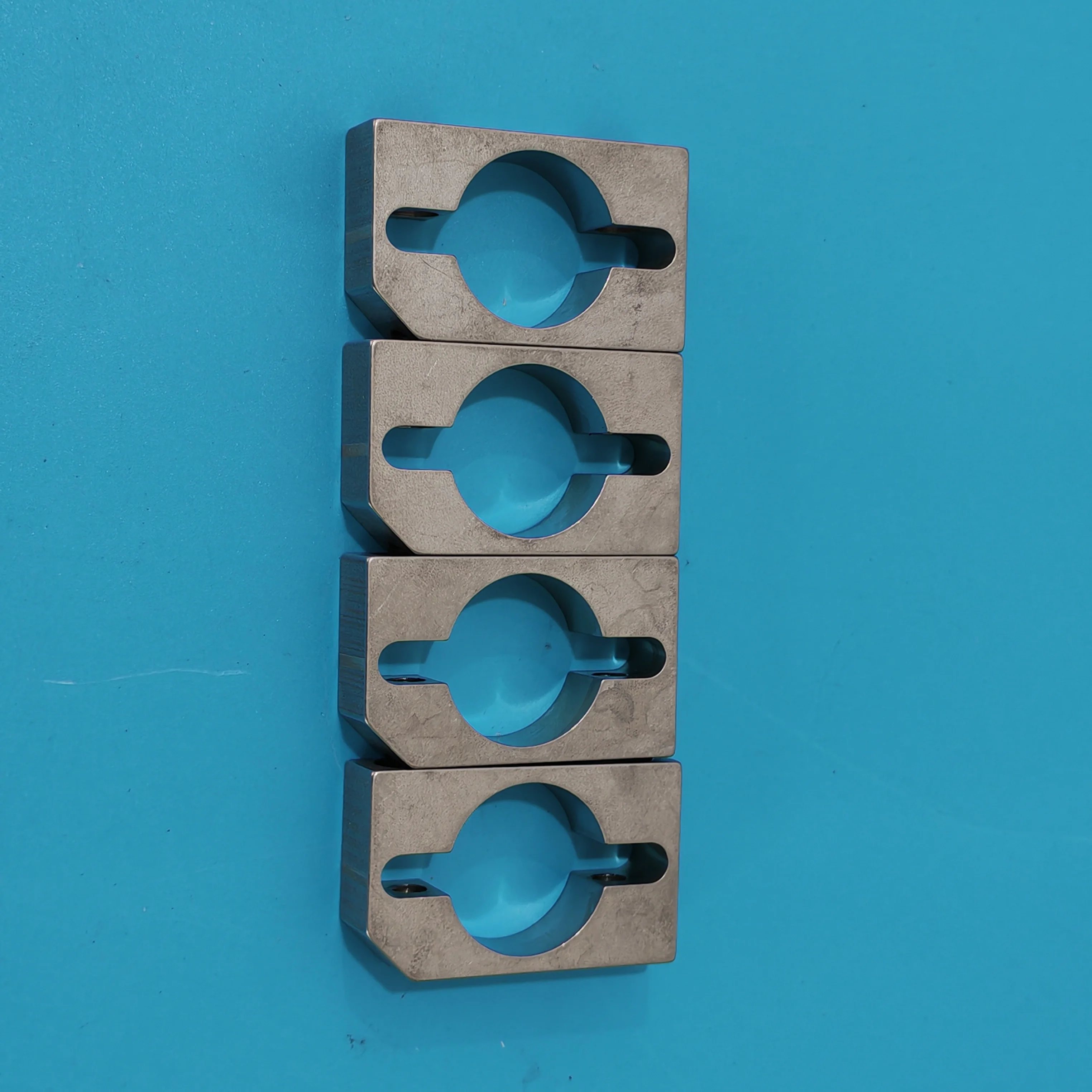 Aluminum Cross Post Retaining Clip Parallel Connector Support for Krones Rectangular Pads with ODM/OEM