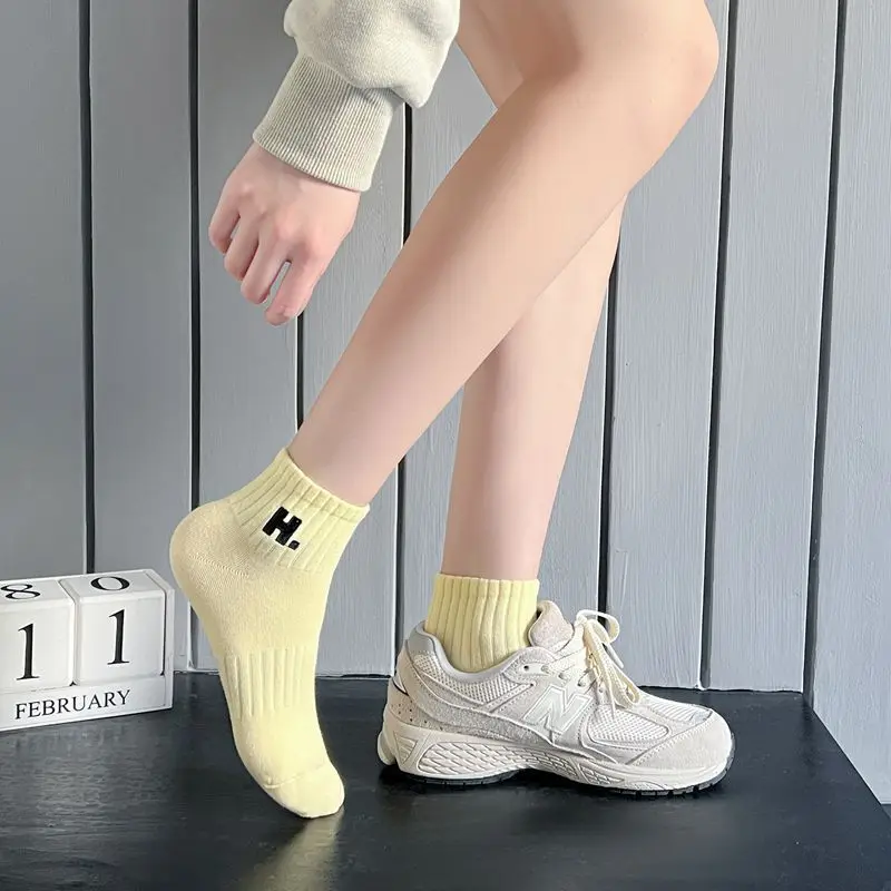 Wholesale Summer Embroidery Letter C H Socks  Low Cut Thin Breathable Cotton Cute Ankle Women Socks Sport Lovely Student Socks