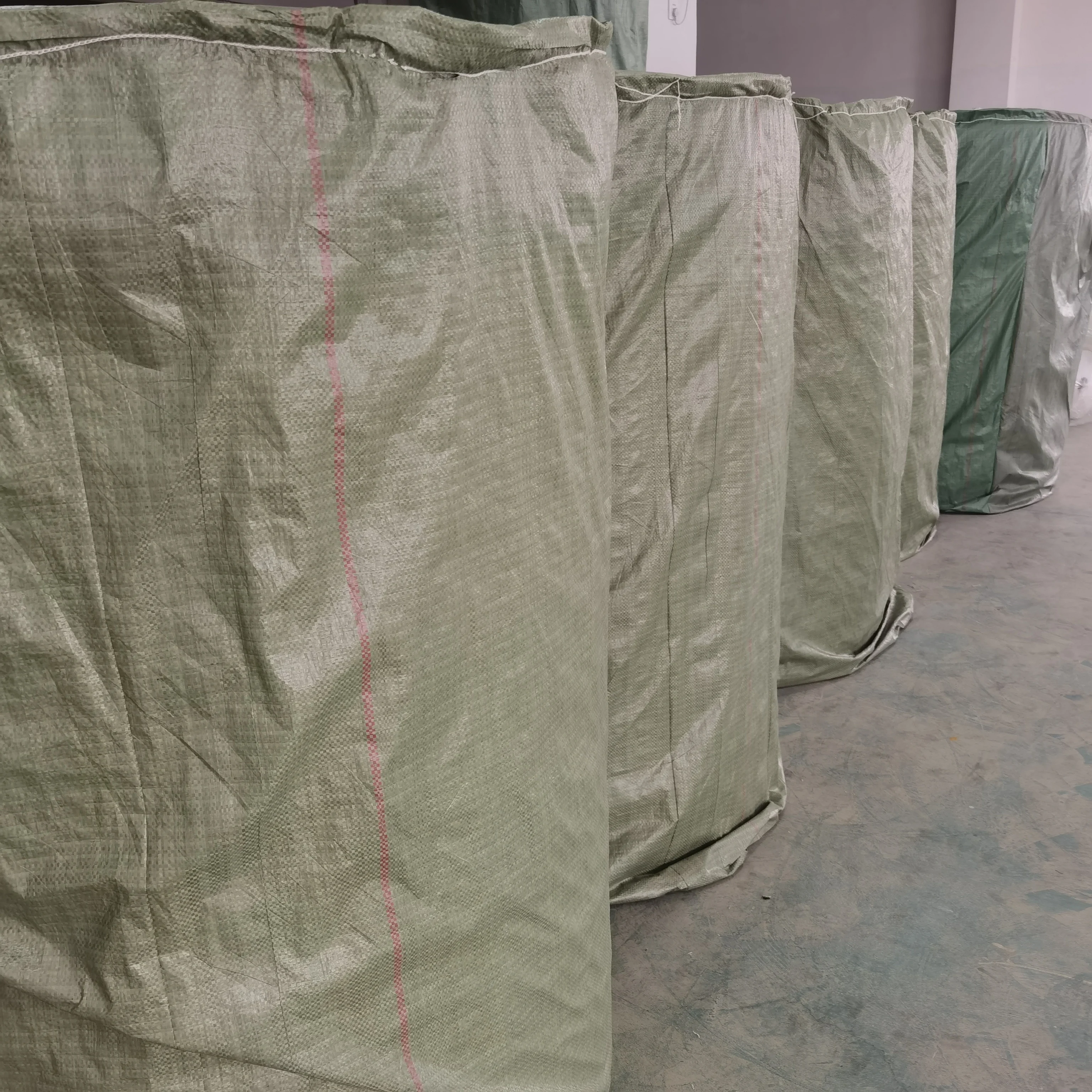 Spunlace Non Woven Disposable New Emboss   Cross Mesh Spunlace Nonwoven Fabric for Hygiene Facial Mask