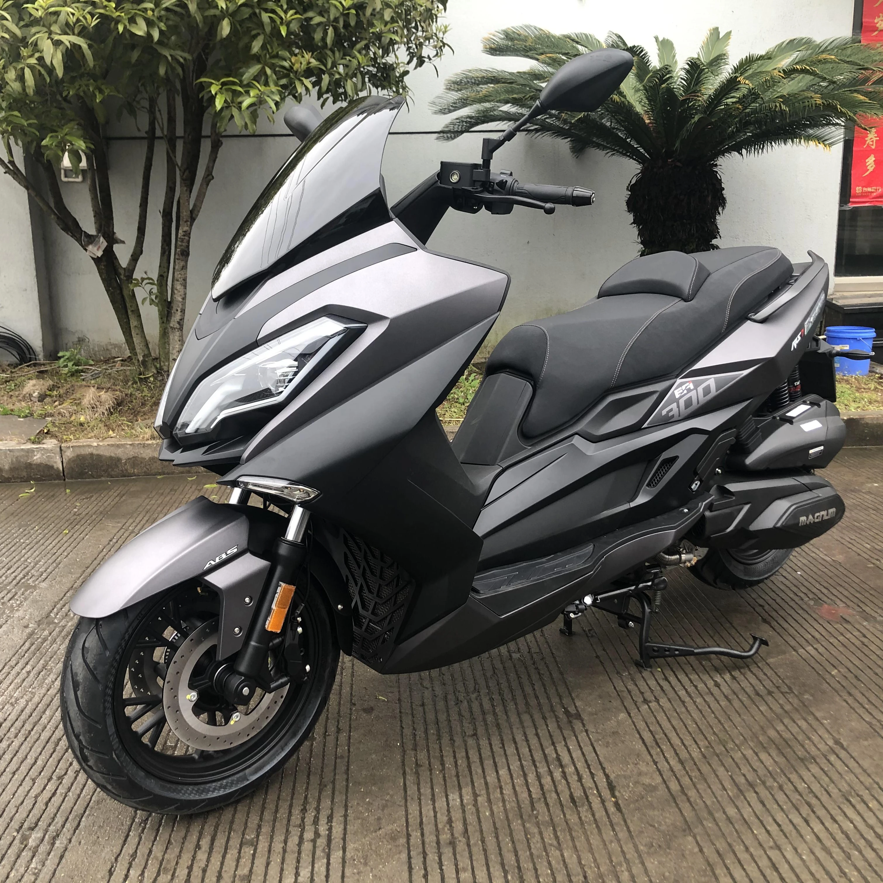 Popular sale black color 300cc 120kmh high speed off road gas motorcycles scooters