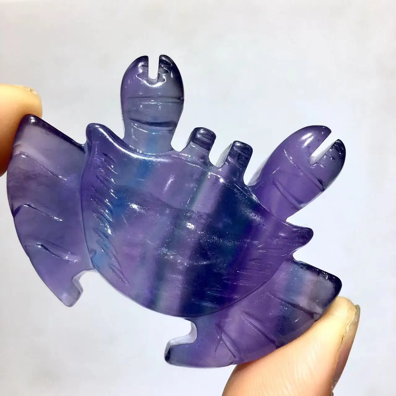 High quality natural crystal healing stones carving crystal crafts crab carving rainbow fluorite  crystal Crab