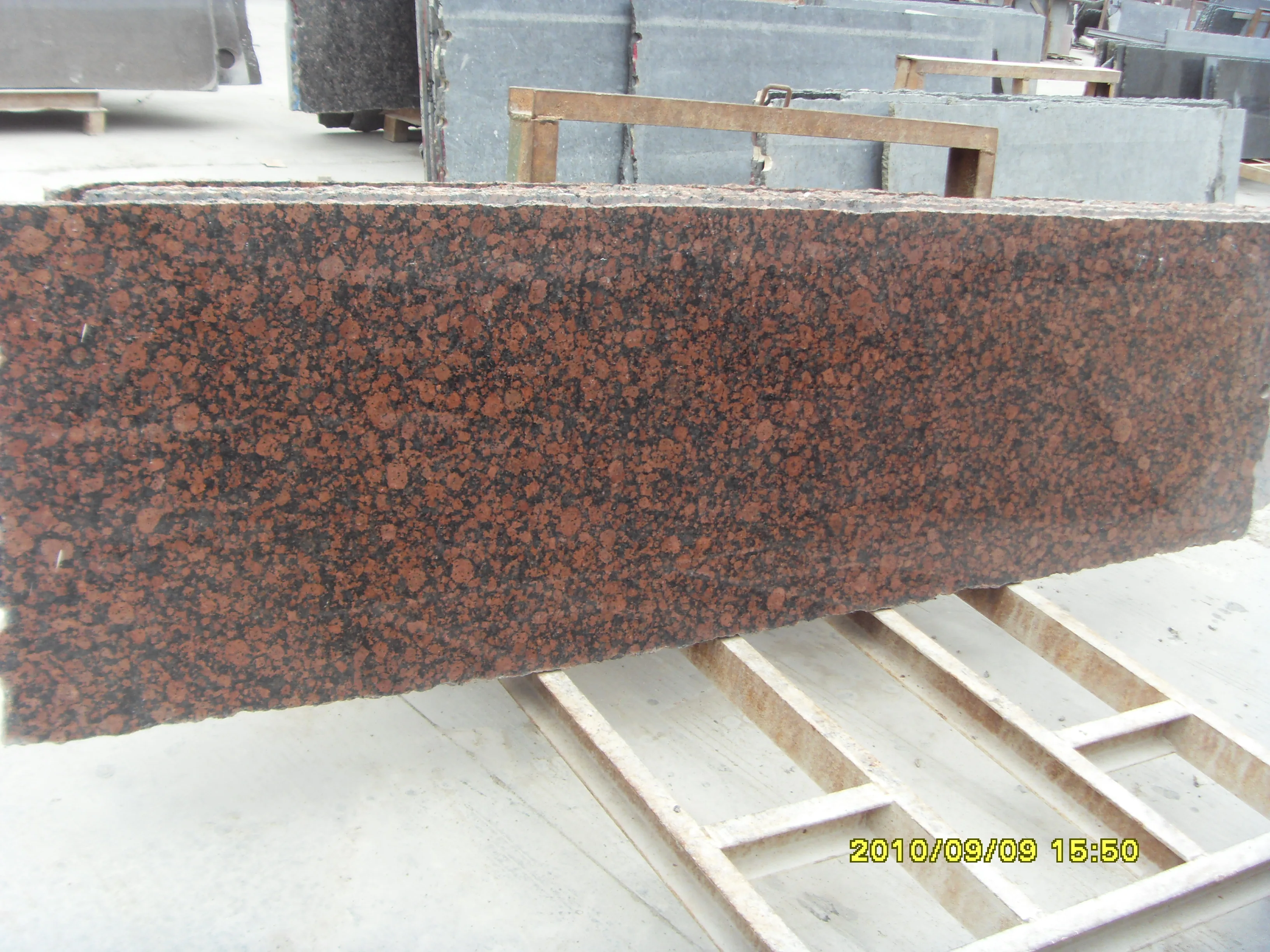 Low price rajasthan Carmen red granite jalore for cemetery vases