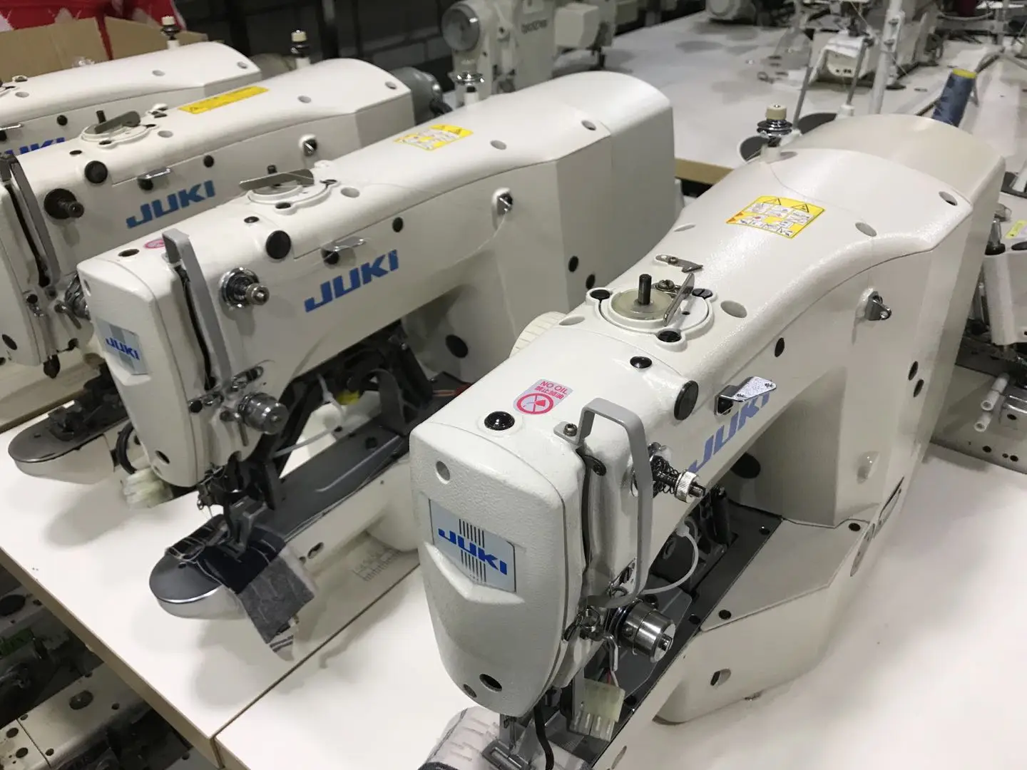 Brand New Jukis 1900ASS  Knotting Machine Sewing Machine 1900 Bartacking machine For Sewing Suits And Jeans