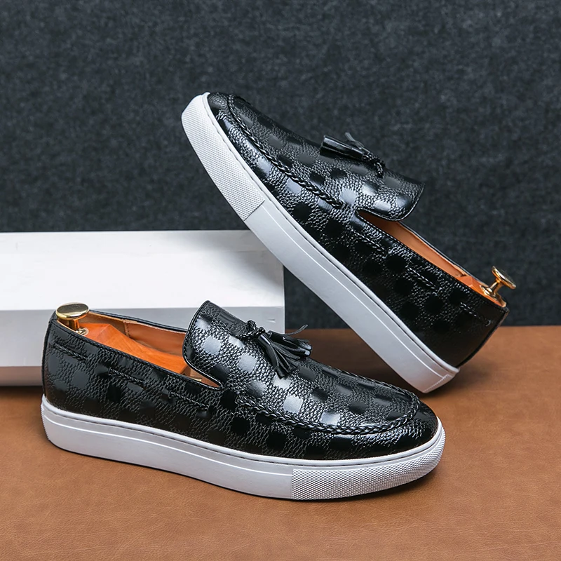 Round Toe Groom Bestman Wedding Shoes Comfortable Check Pattern Tassel Loafers Shoes for Men