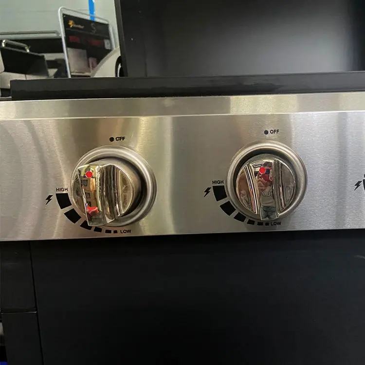 Outdoor Kitchen Trolley Moveable  Barbecue 3 Burner Natural Gas Bbq Grill with Cover