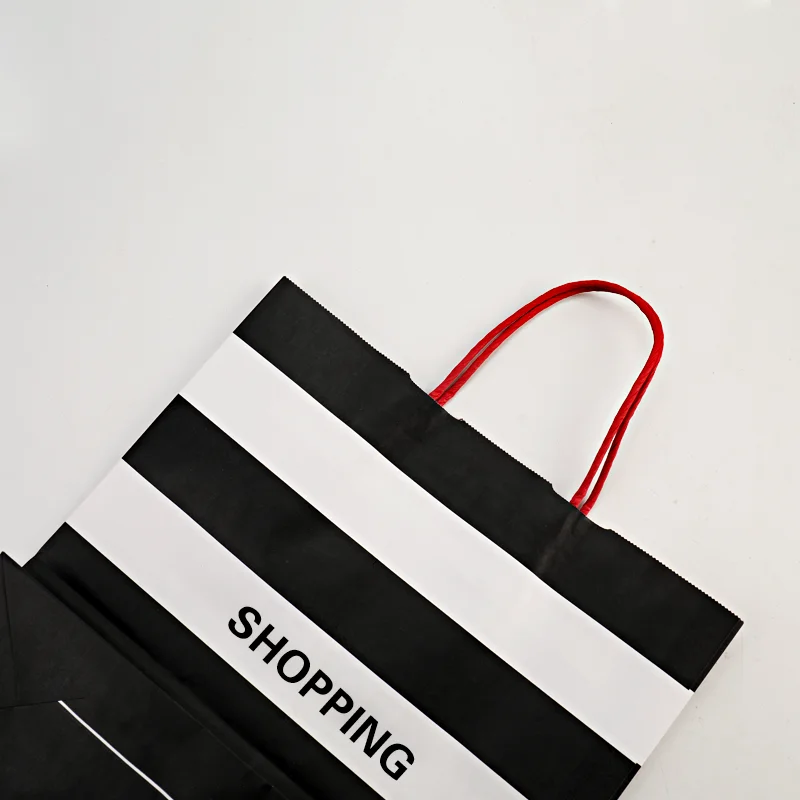 Wholesale  Square Bottom Handbag Simple Fashion Gift  Wedding Cosmetic White Kraft Shape Package Paper Bags With Handles