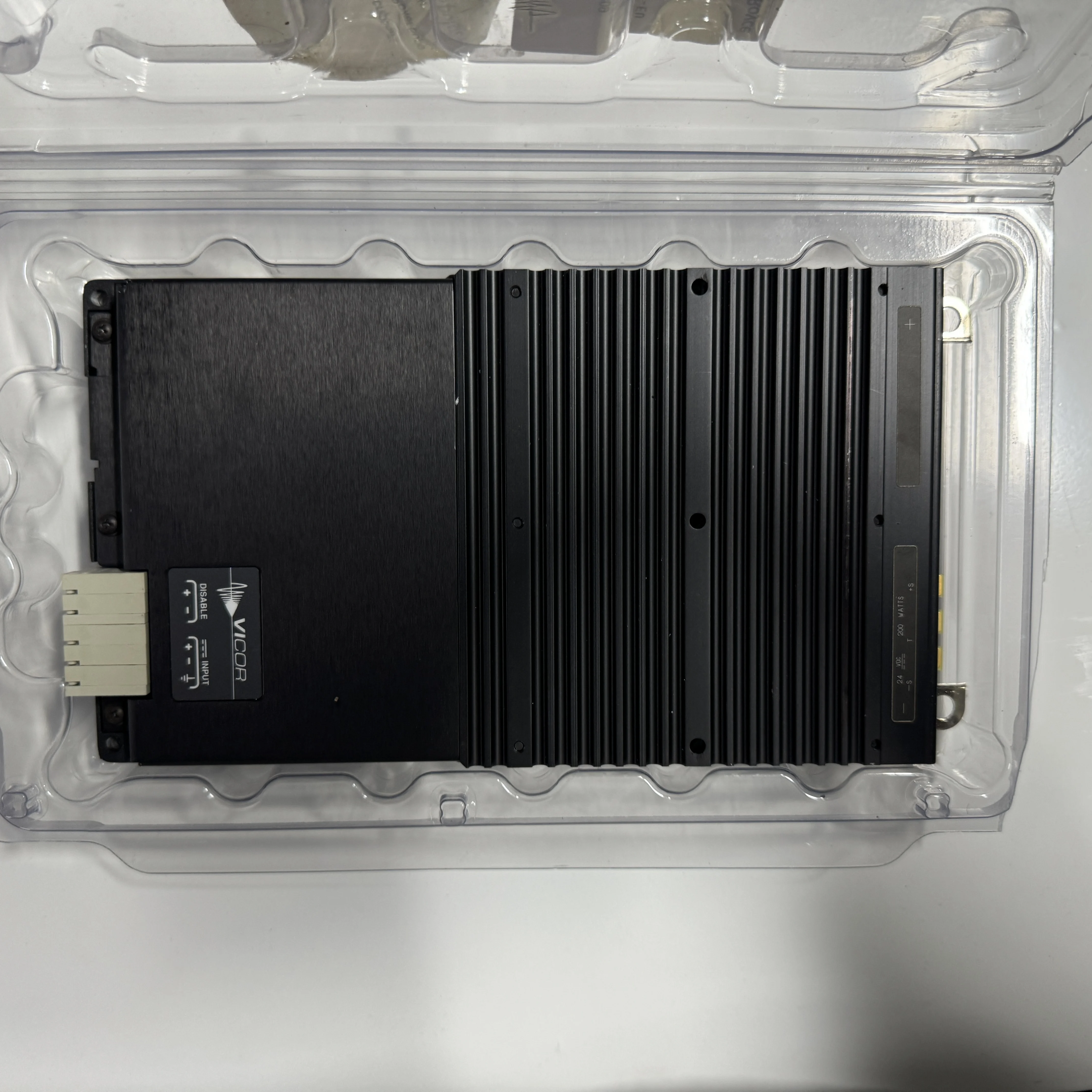 VI-MCW3-EU  DC/DC POWER SUPPLY