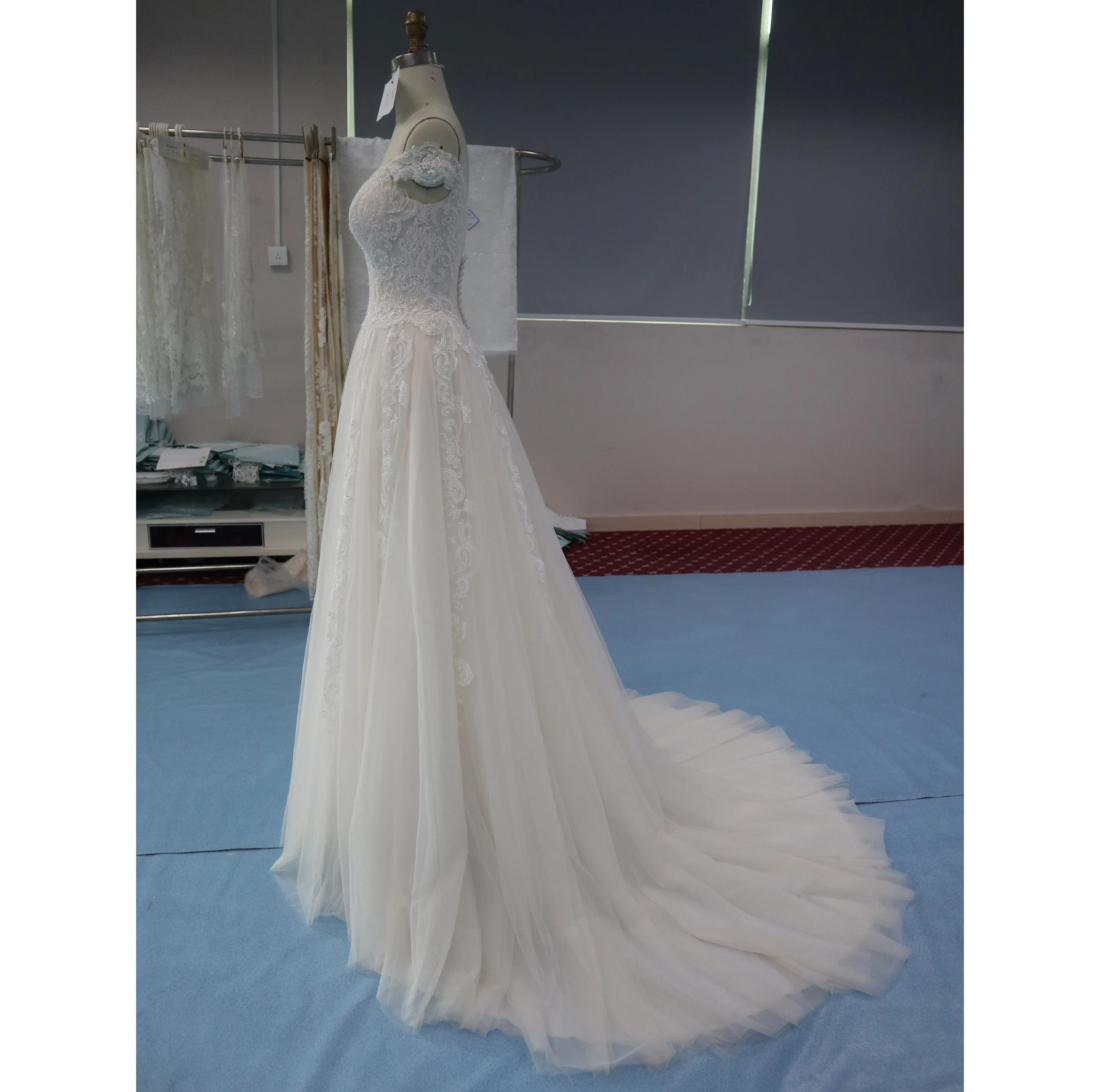 New arrival wedding dress heavy anti-lace sleeveless elegant tail wedding dress temperament bridal wedding dress