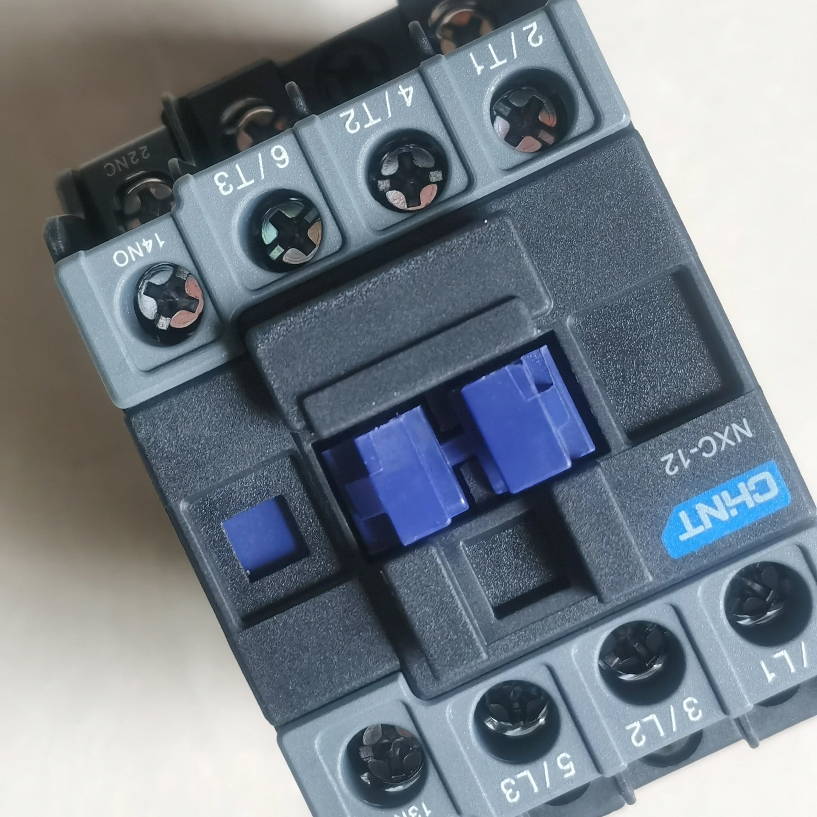 CHNTMolded case circuit breaker