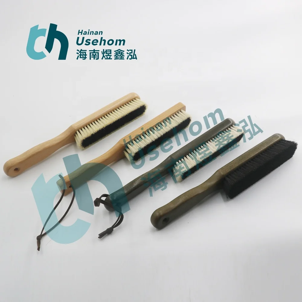 Customized logo Hot Sales  Clothing Plastic Soft Cleaning Tool Wooden Handle Clothes Brush