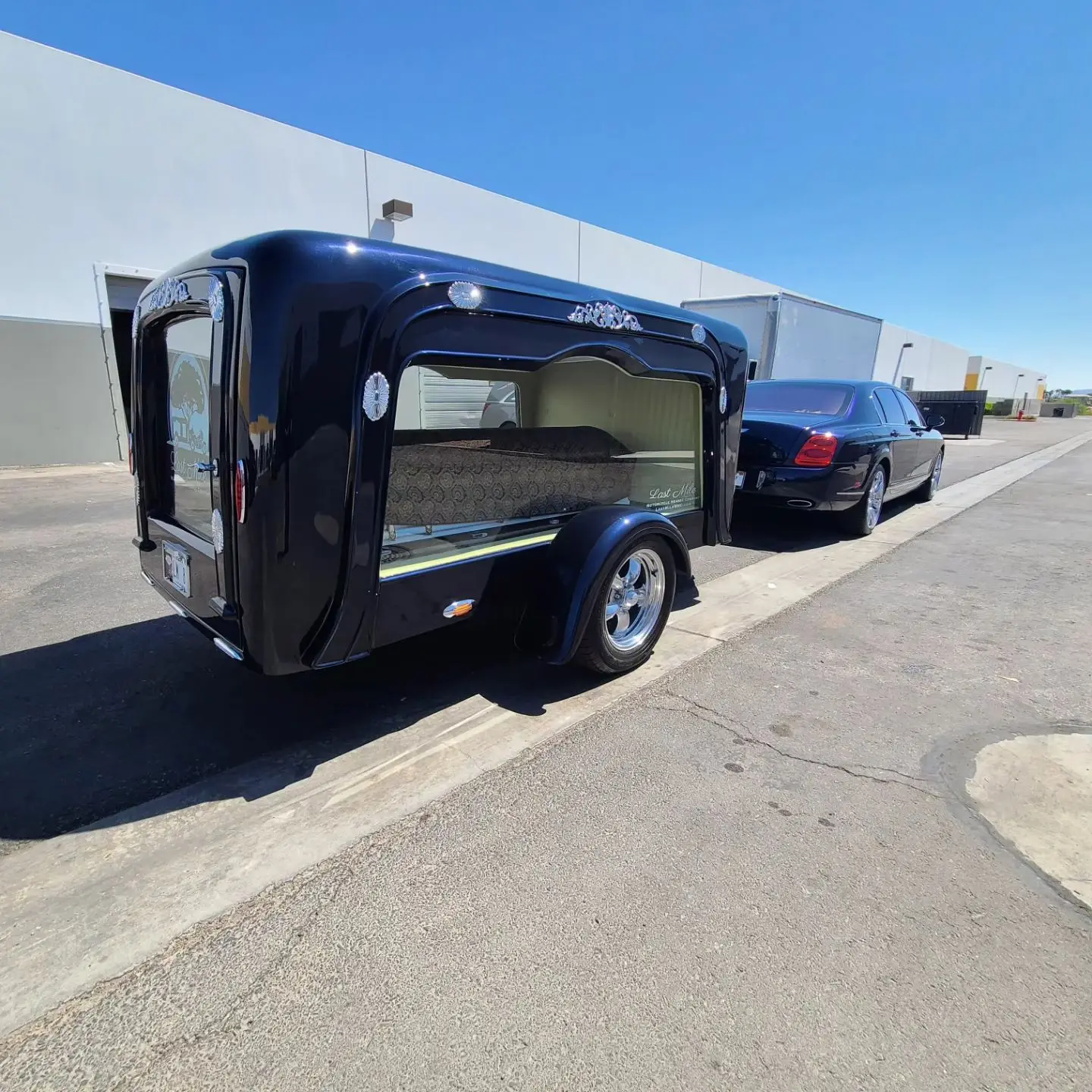 Towable funeral hearse towable Coffin cart hot selling Funeral hearse car model Hearses cars for sale