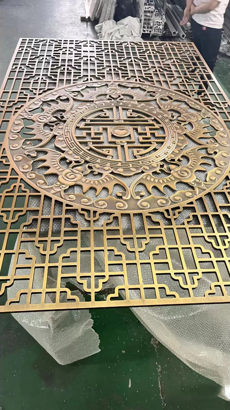 Factory price high quality custom Chinese style golden color screen partition