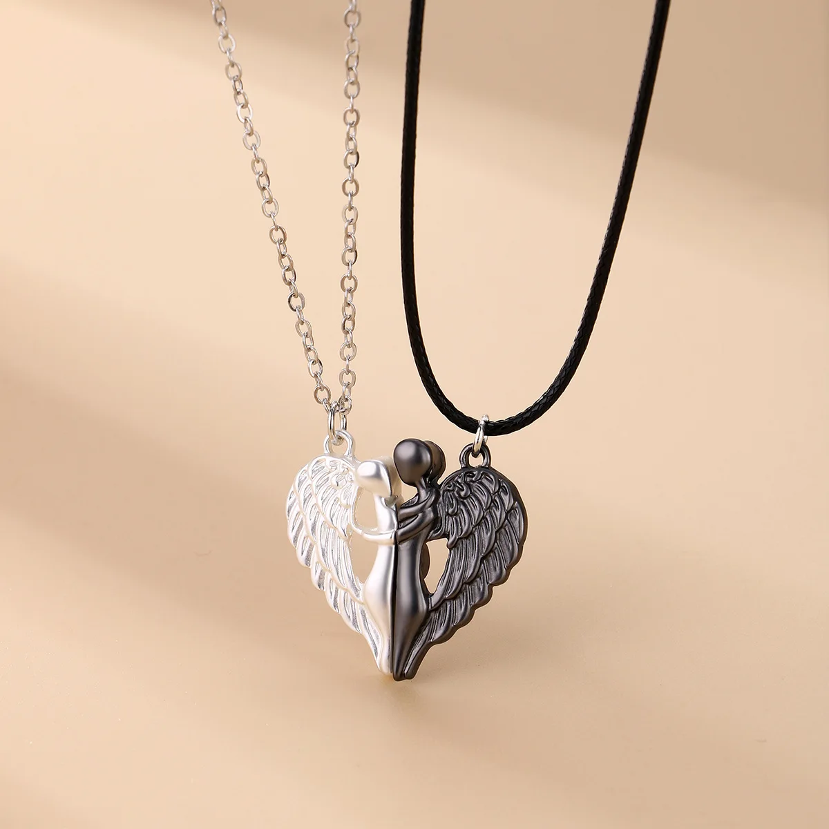 Lovers Magnet Angel Wings Embrace Love Pendant Devil Wings Magnet Valentine Gift Necklace Collarbone Chain Jewelry