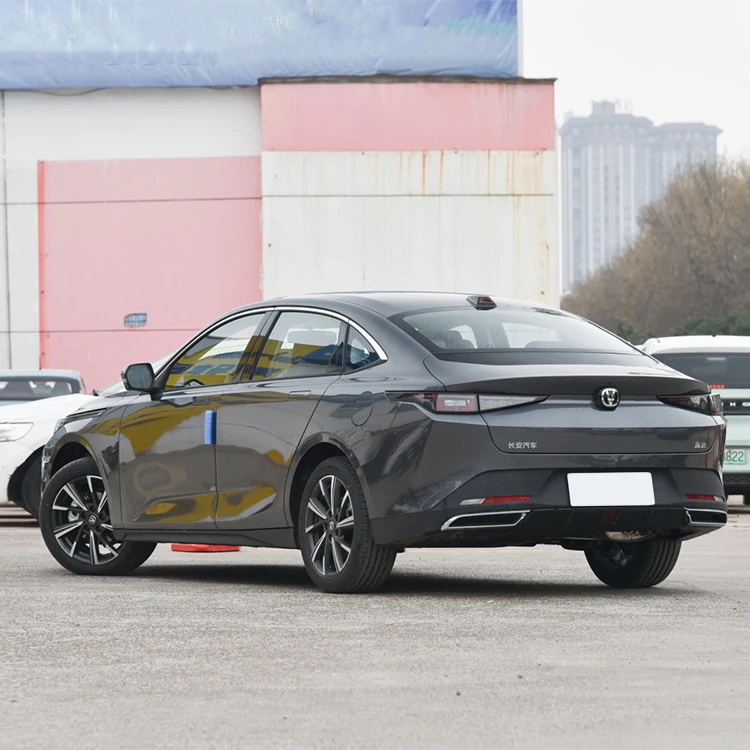 China Changan YIDA PLUS CAR SEDAN 5 Doors And 5 Seats Compact Automobile CHANGAN YIDA Plus Car Sedan 1.5L 2023