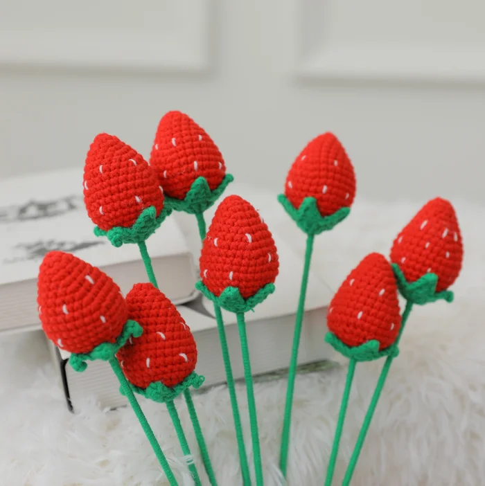 Custom handwoven knitted artificial strawberry flowers crafts wholesale woolen knitting strawberry crochet stuff home decoration