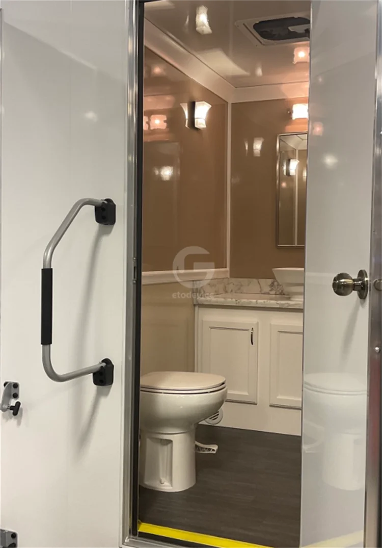 Brand new mobile toilet luxury customization built rest room high quality VIP mobile restroom trailer