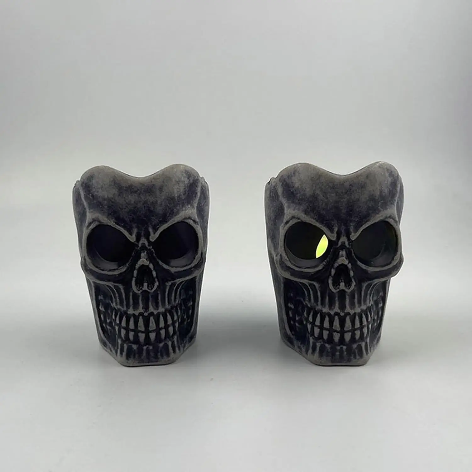 Tsinye Popular Halloween lamp retro skull lamp horror decoration props LED flash ghost head decor light for Party Holiday
