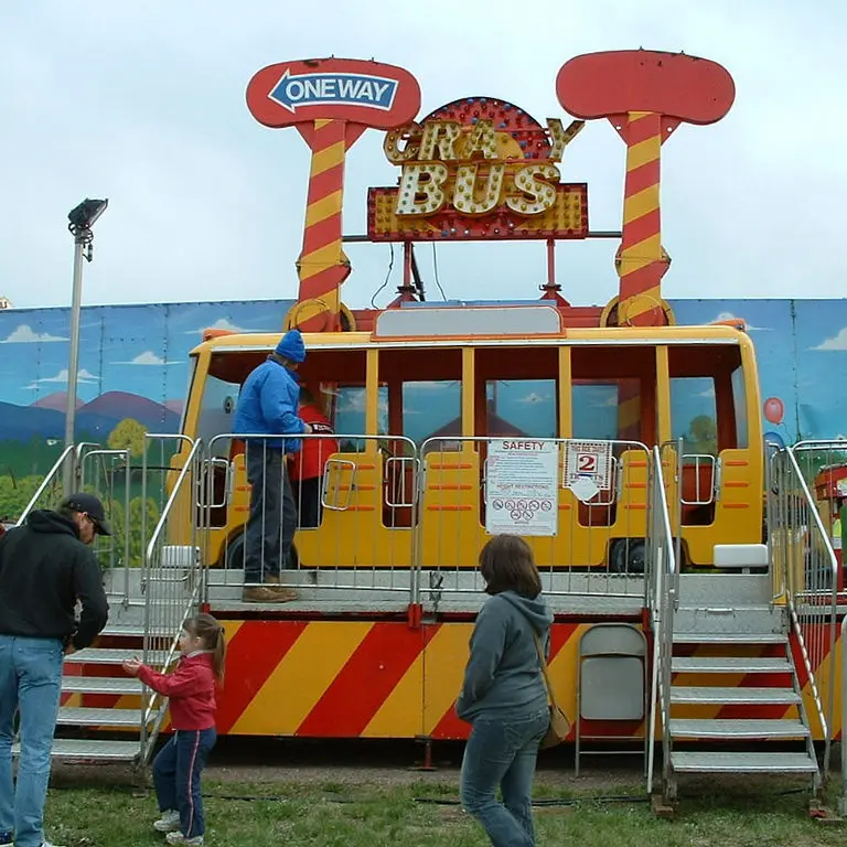 Equipment manufacturer factory exports amusement park rides Extreme Kids Flying Bus family rides for sale