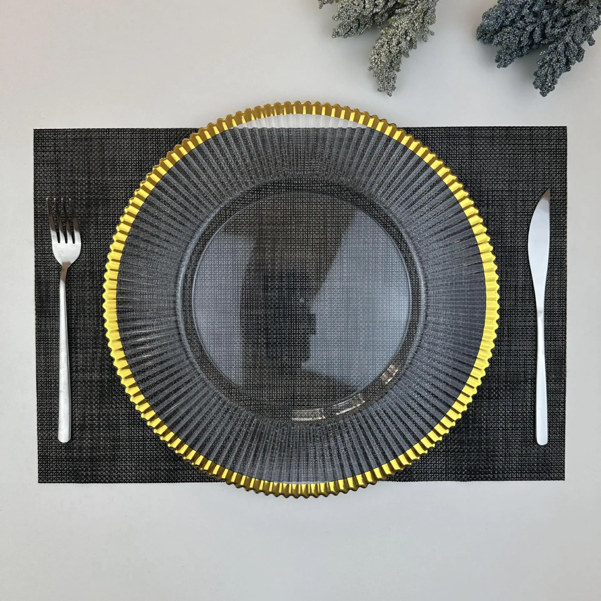 13 Inch Plastic Round Clear Charger Plates Bulk gold Rim Acrylic Embossed Dinner Chargers Decorative Plates