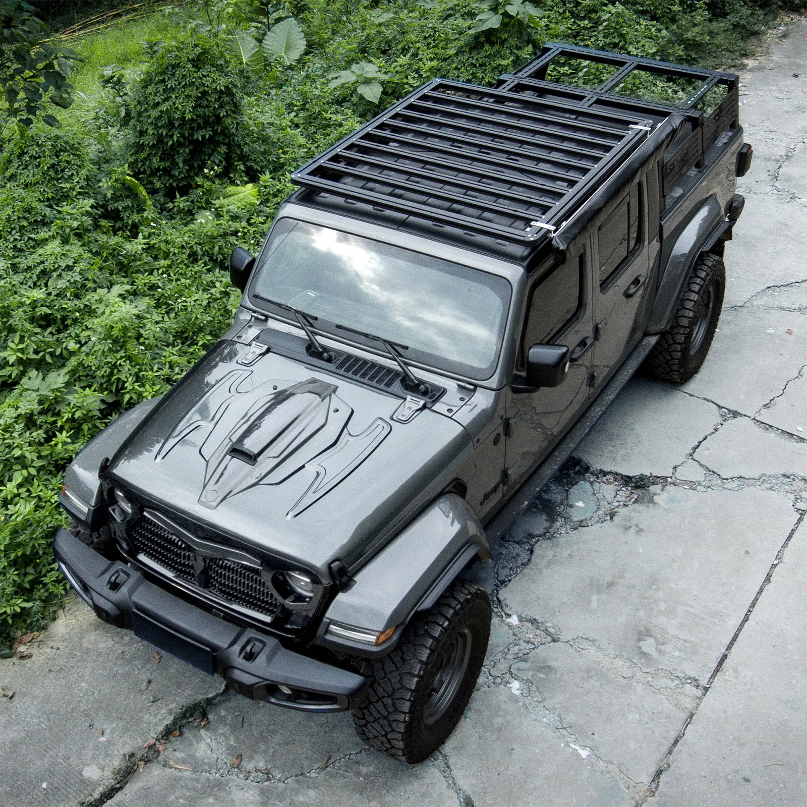 New Grille 2024  For Jeep Wrangler JL  GLADIATOR Pickup  Bright Light  car grille  accessories Offroad parts