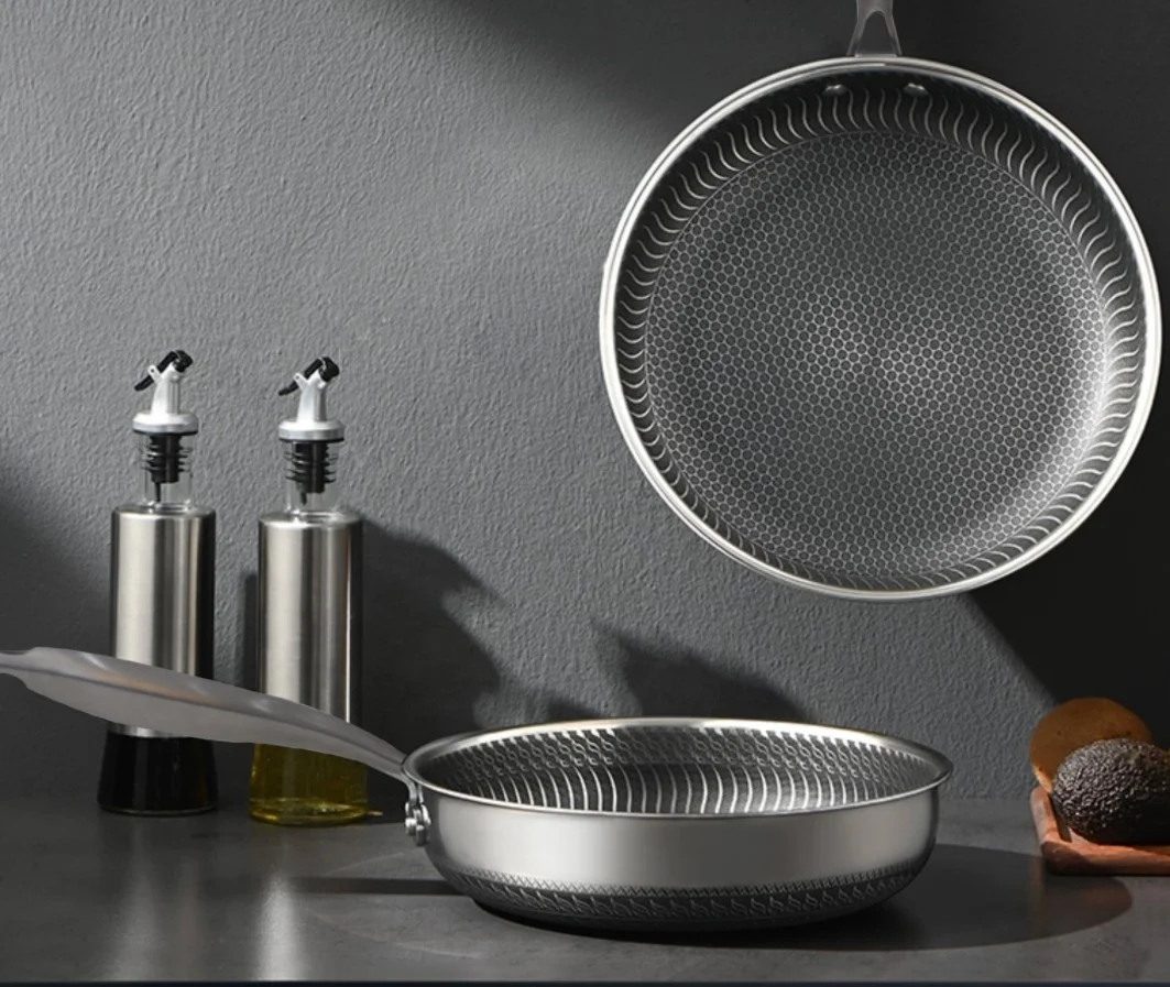Customized SS 316 Stainless Steel Frying pan With Glass Lid Woks 3 layers Tri-ply Non-stick Frying Pan Honeycomb frying pan