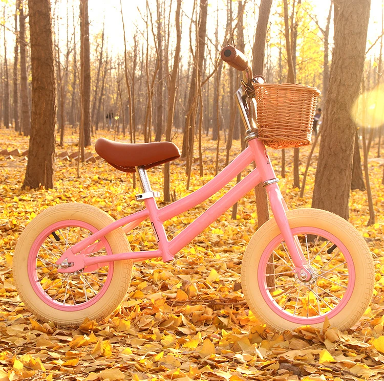 No Pedal Baby Balance Bike / 2-7 years old Kids Foot Pushed Mini Bicycle Kids Balance Bike