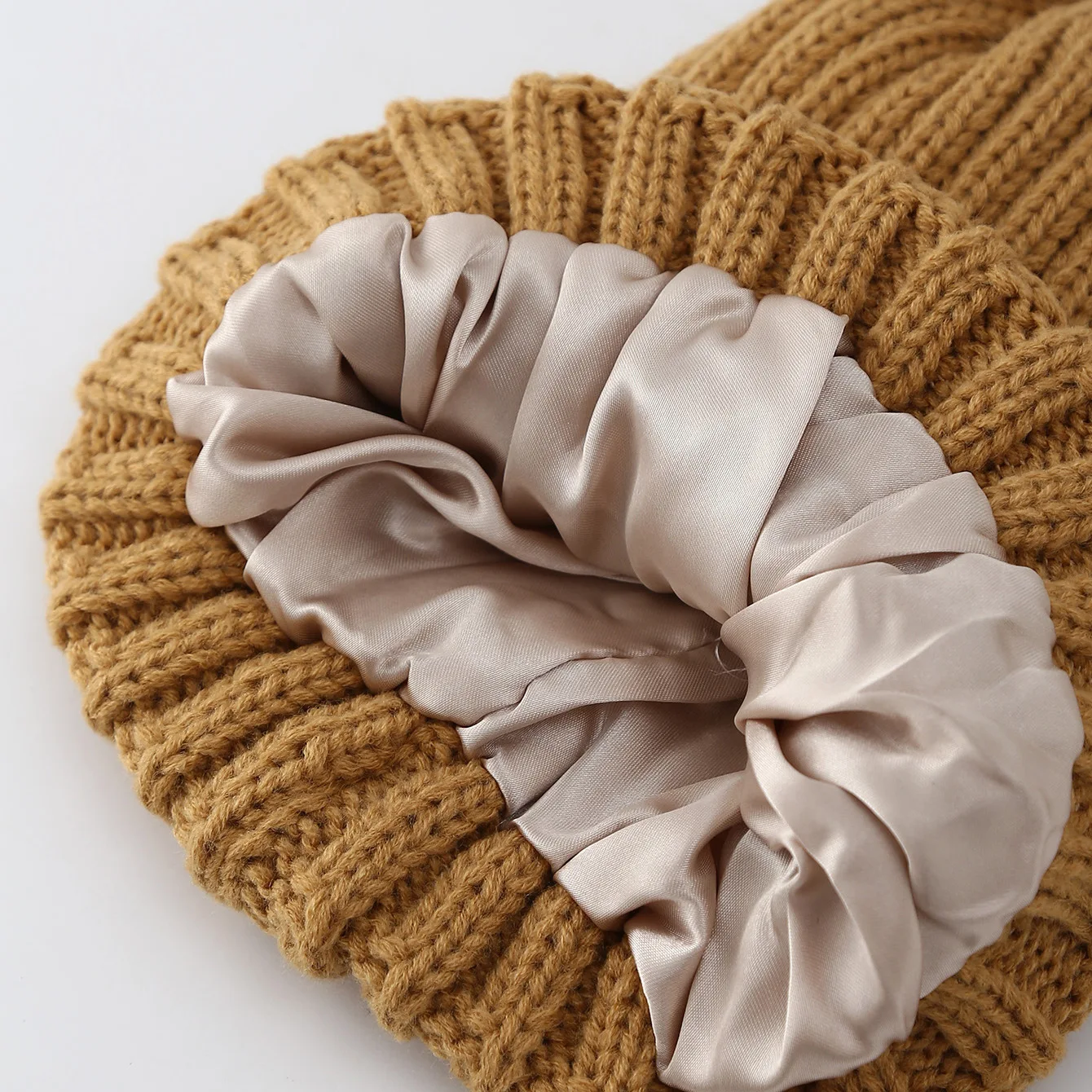 Custom Winter Unisex Satin Lined Beanie Hats Women Silk Lining Cuffed Knit Hat Satin Lined Skull Cap