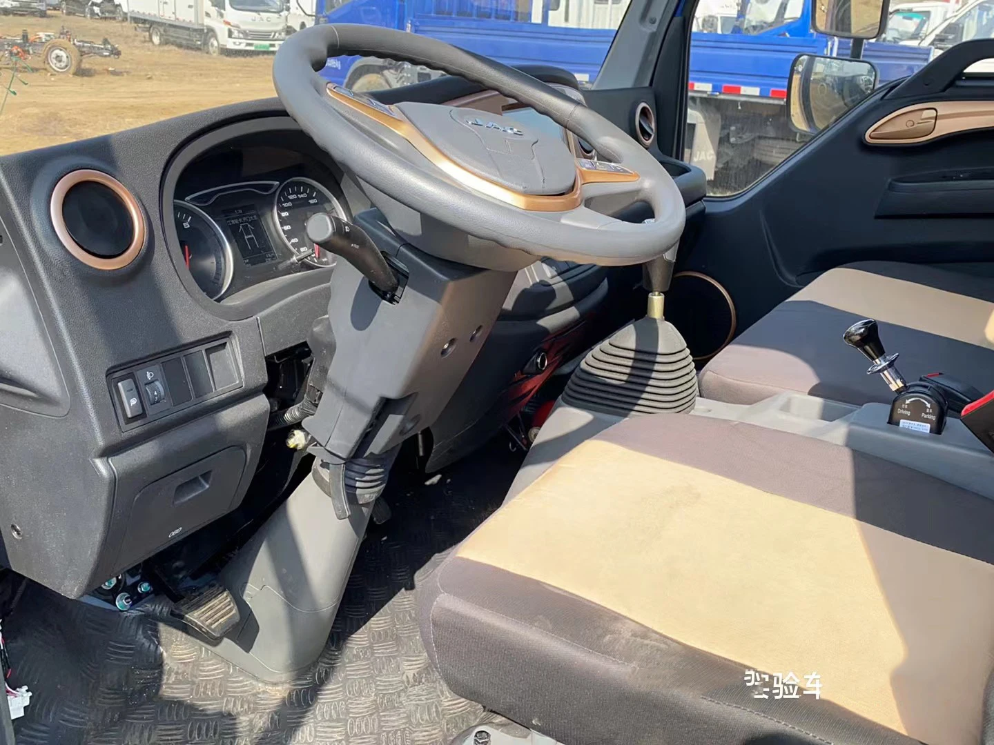 Hot Sale JAC J5 Diesel 4*2 Cargo Truck