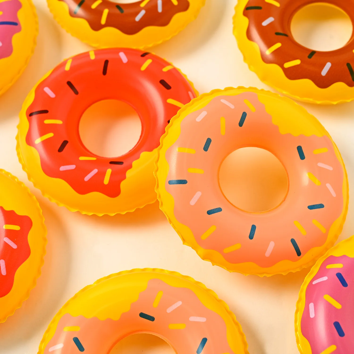 Inflatable Drink Cup Holders Mini Doughnut Cup Stand Floating Beach  Party Decoration Coasters Swimming Floating Toy