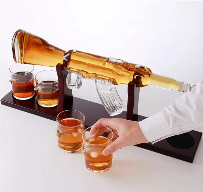 Factory Custom hand art Vodka Tequila Rum 150ml Pistol Gun Shaped Spirits Glass Bottle