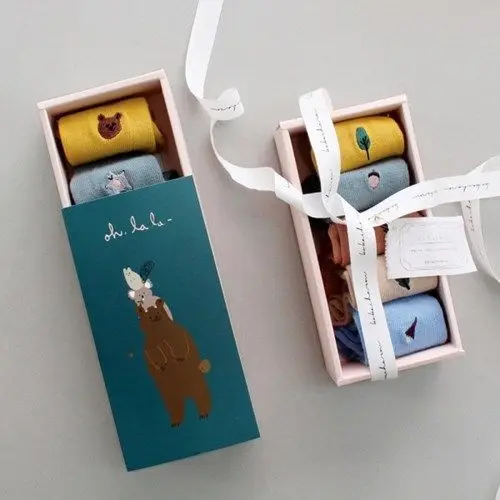 Biodegradable square Colorful Funny Luxury Cute Winter Warm Socks Custom Corrugated Shipping Mailer Socks Packaging Paper Box