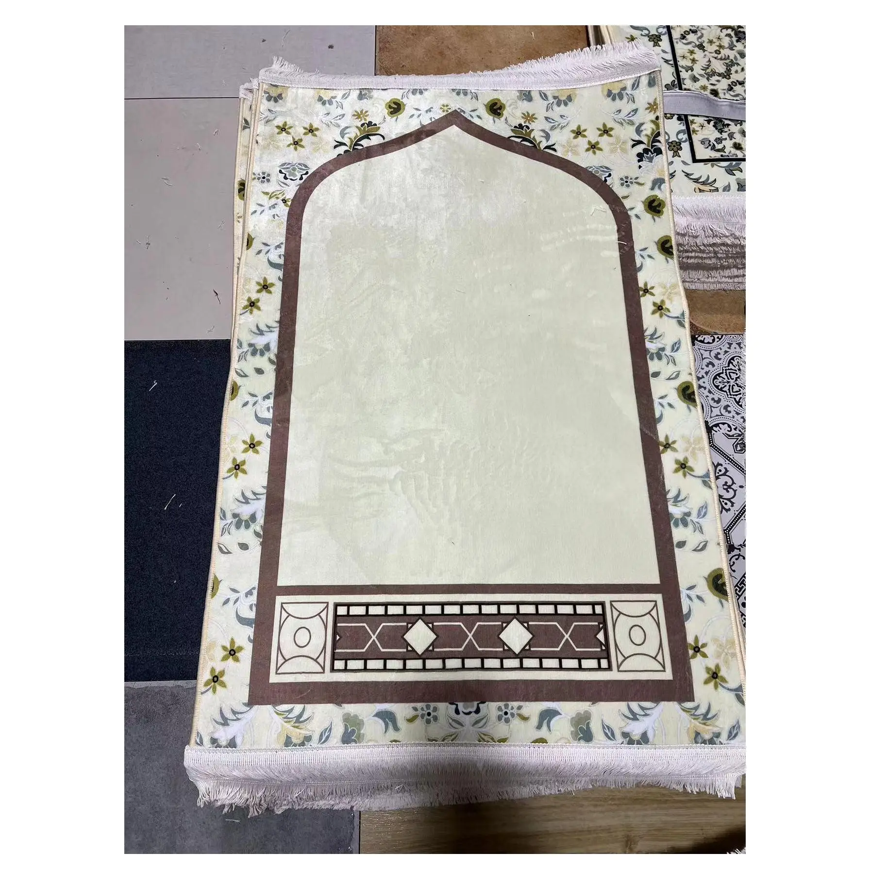 High Quality Prayer Mat Muslim Prayer Carpet Prayer Rug Made in China