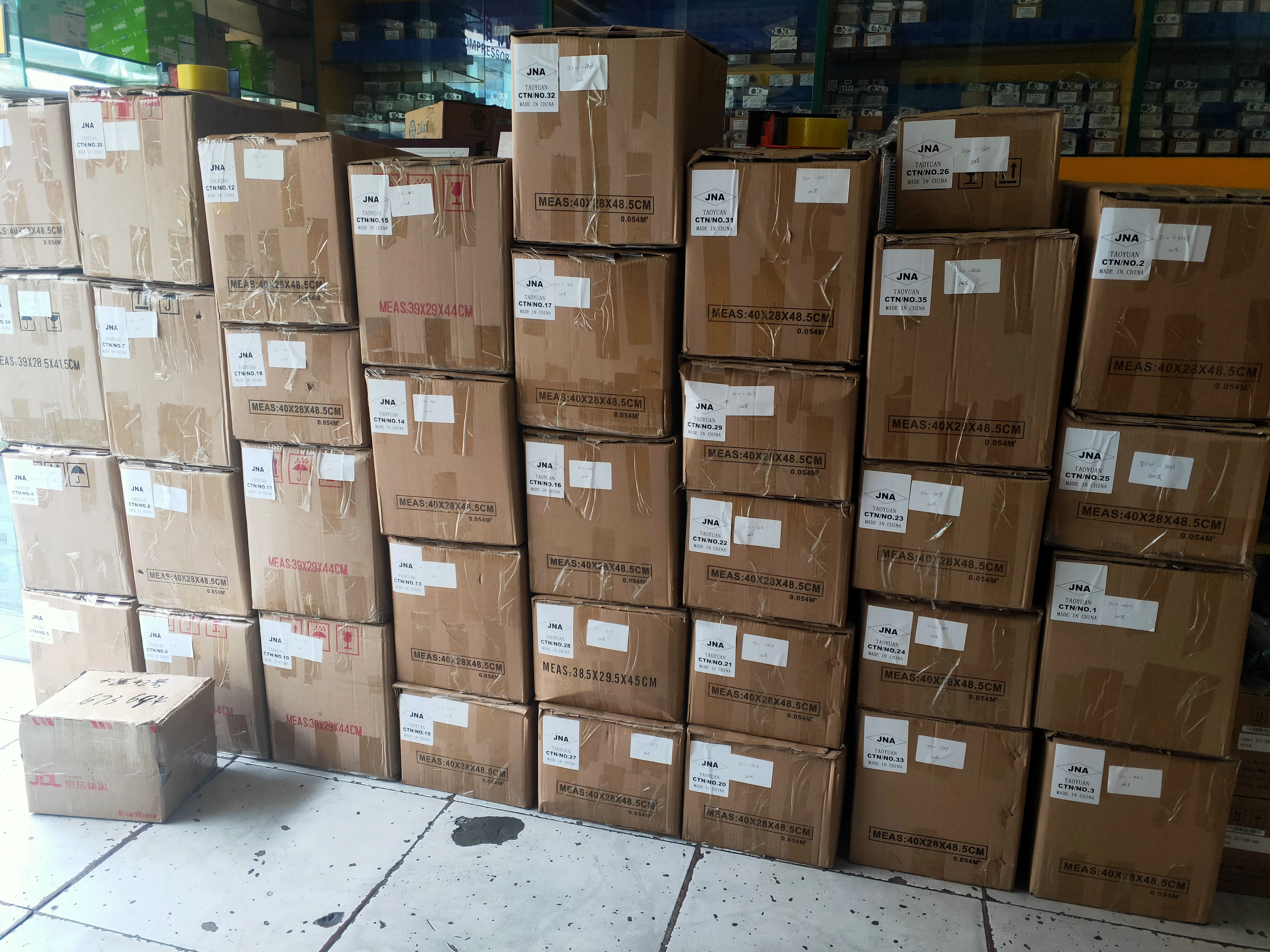 15QJNA-163 Auto air Expansion Valve for Nissan NV350  VAN E260 2012- auto air conditioning parts T1020472NA 272823XA0A