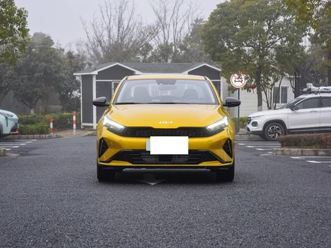2025 низкая цена Kia K3 1 5 л IVT новый бензиновый автомобиль 0 км большой космос LHD седан в наличии новые автомобили