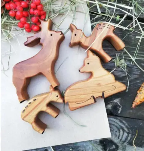 Wooden Deer toy family Wooden forest animal figure Baby gifts Waldorf Montessori toy set