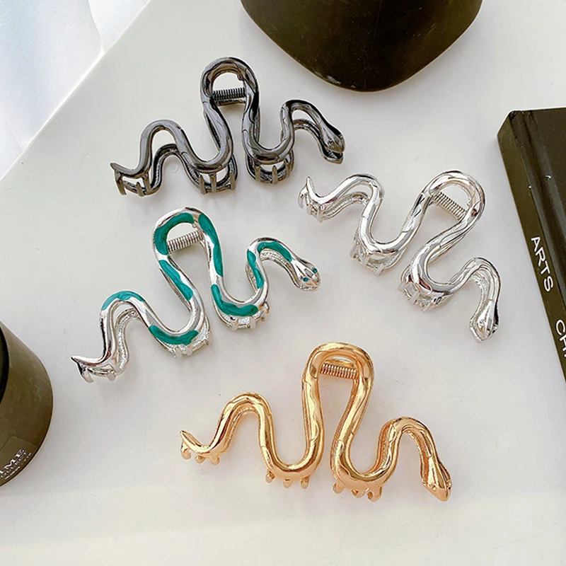 Ins Hot Selling Metal Snake Shape Animal Hair Accessories 10.5cm Large Cold Wind Hair Claw Clips For Women