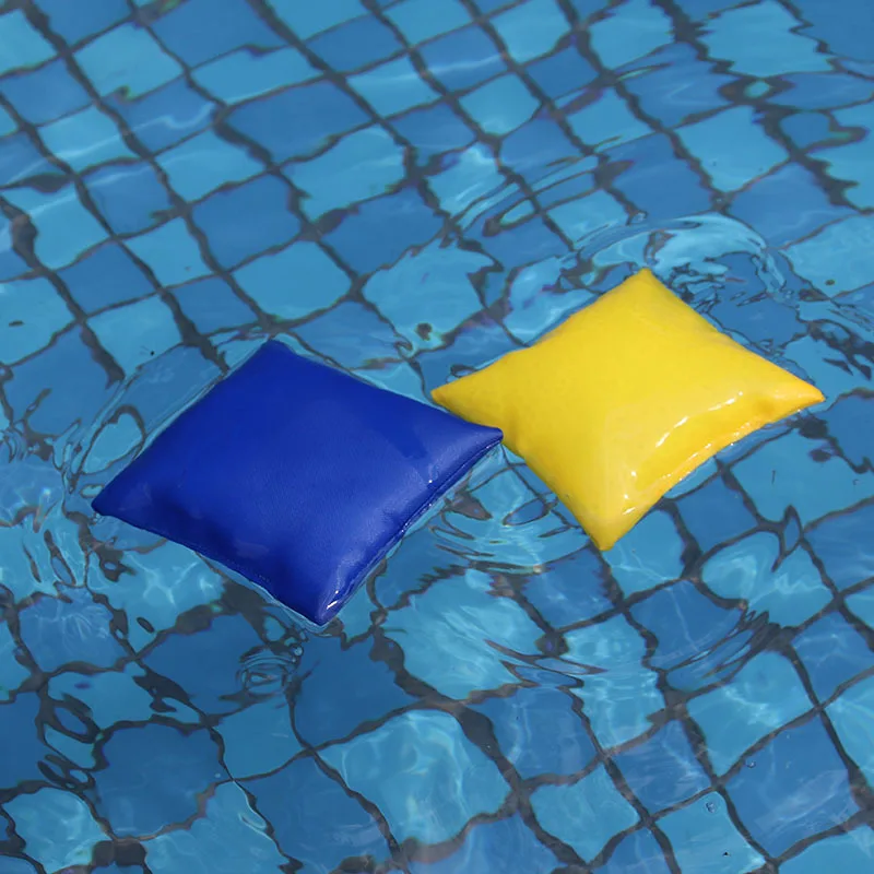 Swimming pool splashing sandbag throwing toss game floating target corn hole board set Floating Cornhole Bean Bag Toss