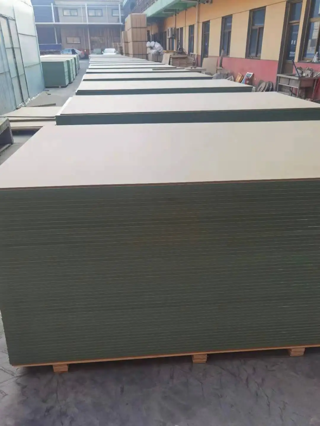 Melamine HMR MDF Board Sheet, High moisture resistant Waterproof MDF 15mm 18mm