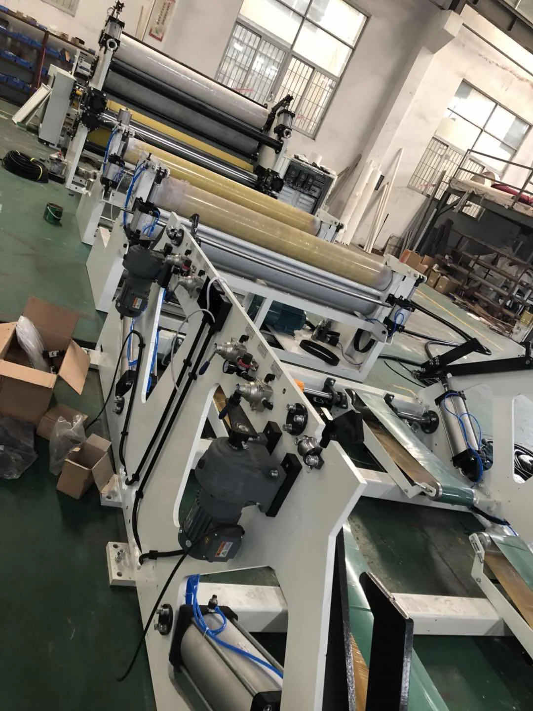 New machine for small business fully automatic toilet tissue paper rewinding making machine price