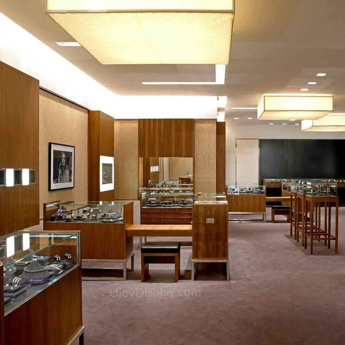 Customized jewelry showcases manufacturer