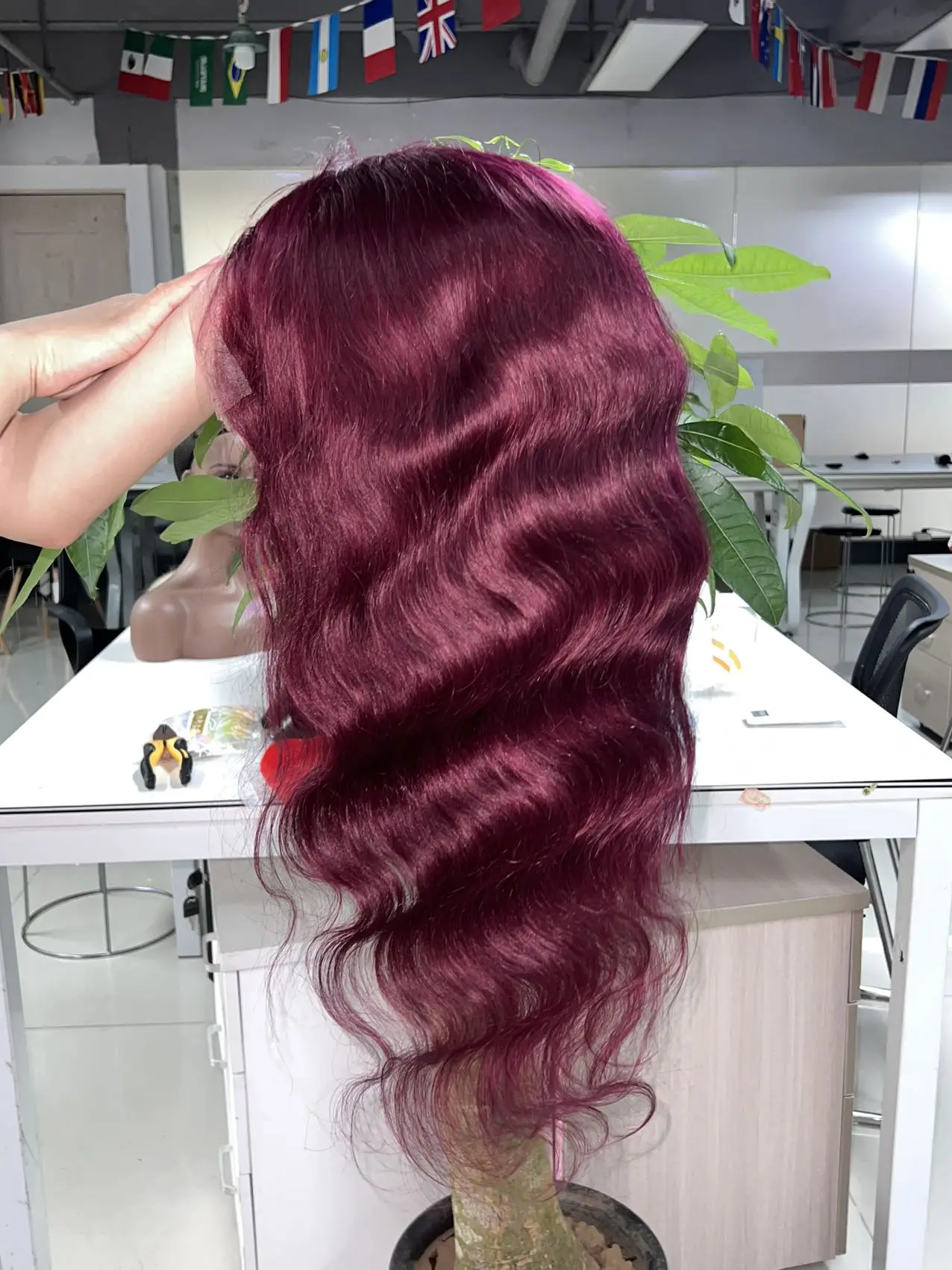 Wholesale 13*4 & 4*4 HD Lace Front Wigs Cuticle Aligned Unprocessed Raw Virgin Brazilian Human Hair Transparent Closure Wig