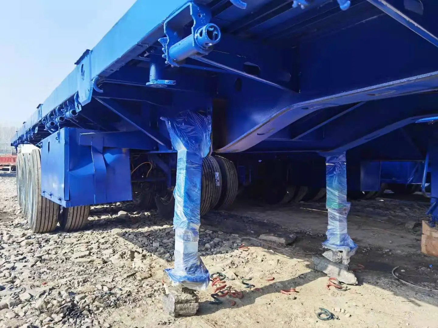 Совершенно Новый полуприцеп 3-осный с плоской платформой 40ft 20ft контейнерный логистический транспортный грузовик
