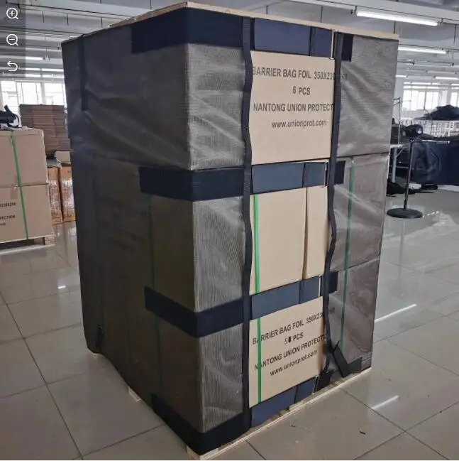 Flame Retardant Tarpaulin Breathable Durable PVC Coated Polyester Mesh Fabric Pallet Wrap for Pallets Cover