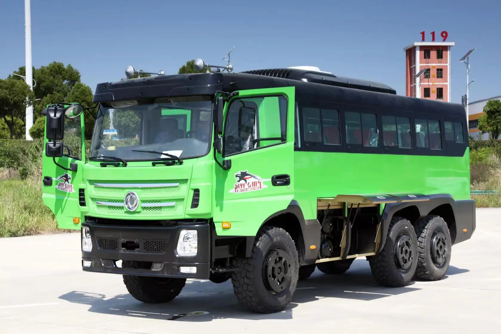 6*6 Off Road Bus All Terrain Bus Mine Passenger Transport Bus Rugged Coach Vehicle