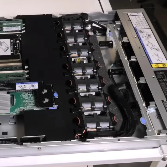 Хит продаж, L enovo ThinkSystem SR635 сервер AMD EPYC 7252 1U