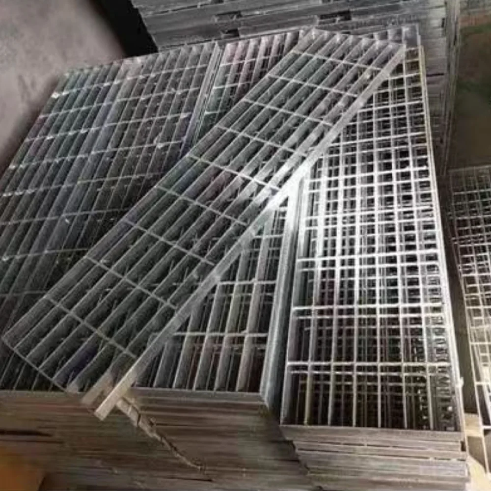 Industrial Outdoor Q235 Steel Grating Galvanized Metal Steps Steel Stair Tread perforated metal stair treads For Step Ladders