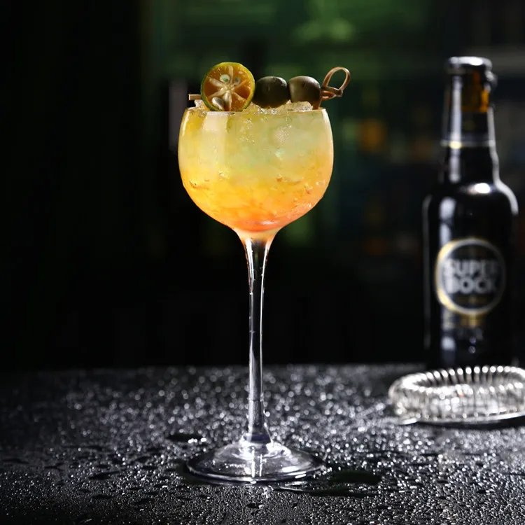 Japanese Handmade Blown Elegant And Sophisticated Martini Glasses Goblet Martini Cocktail Glass With Stem For Bar Party