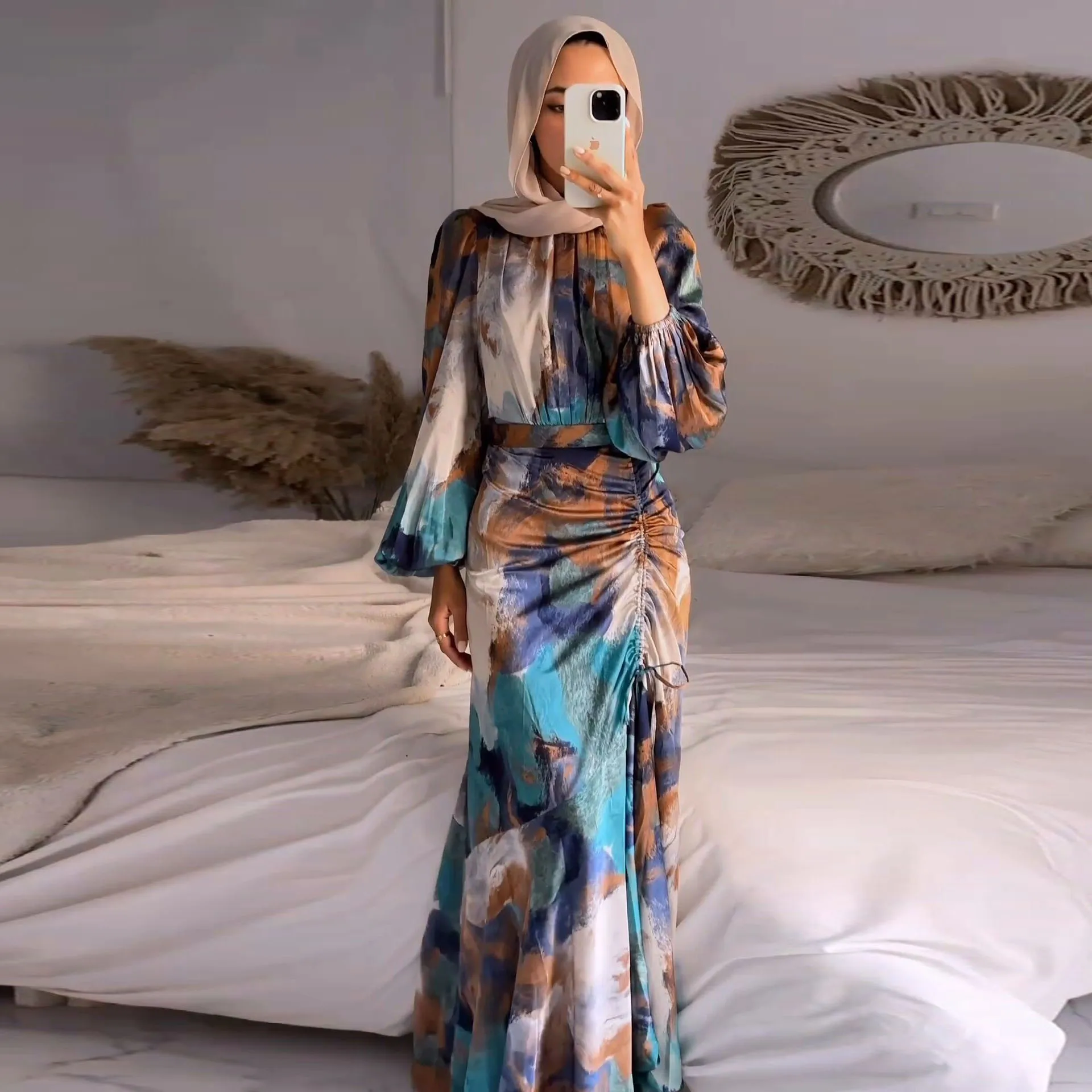 2024 New Arrival Middle East Arab Eid Graffiti Bubble Sleeve Lace-up Long Abaya Dubai Islamic Clothing Muslim Dresses For Women